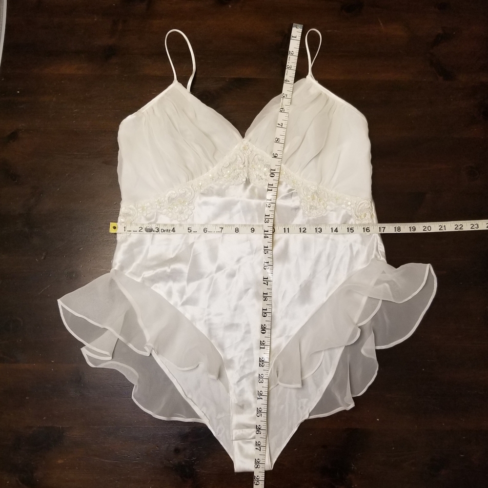 Vintage | Gold Label, Victoria Secret, Ivory Lace Teddy & Robe Lingerie Set, med - Picture 6 of 16